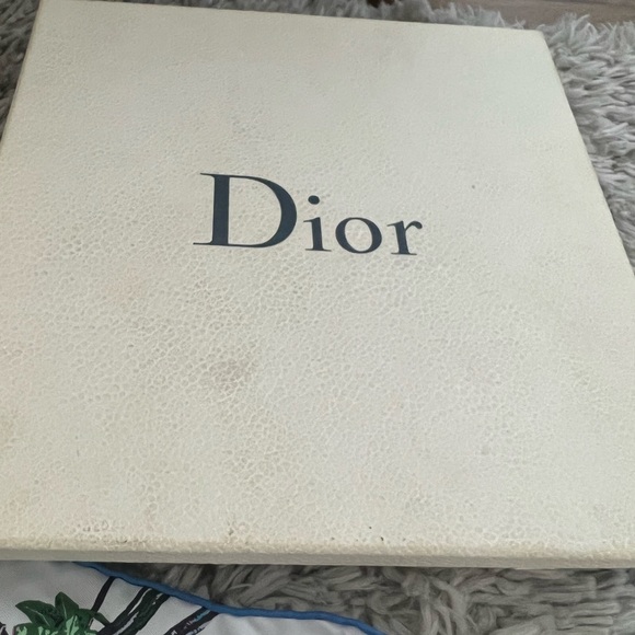 DIOR silk scarf NWOT comes with authentic box gorgeous colors - Picture 6 of 10
